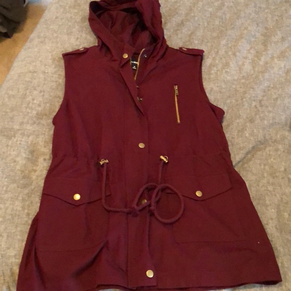 Burgundy vest - Picture 1 of 4